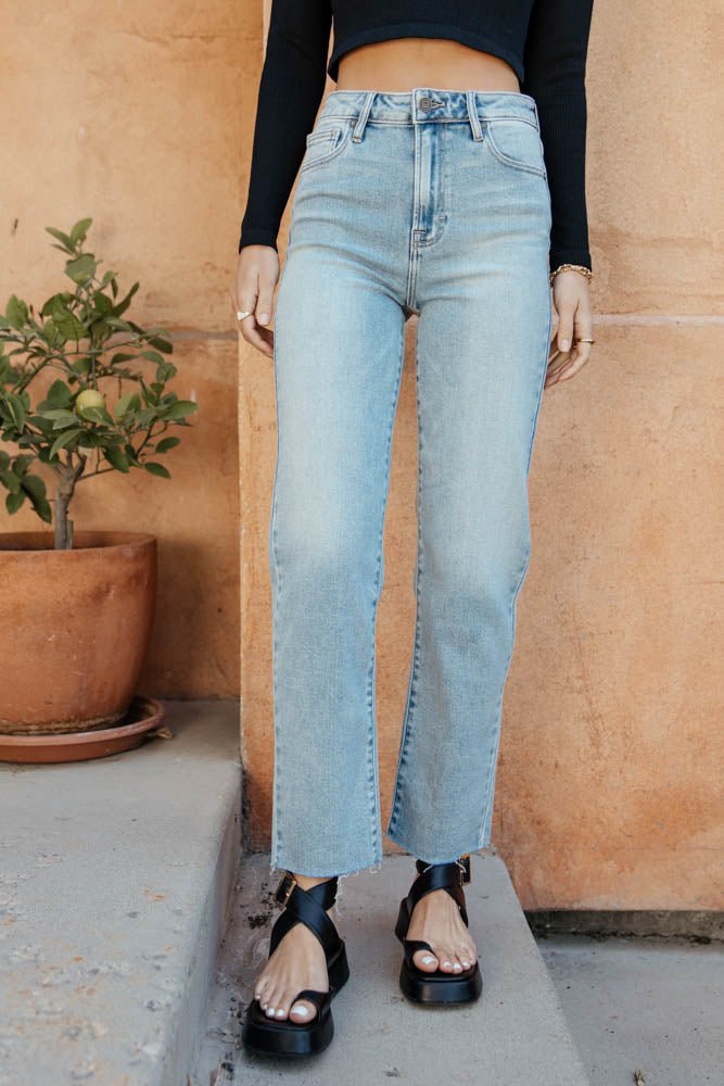 Amelia Straight Leg Jeans in Light Wash